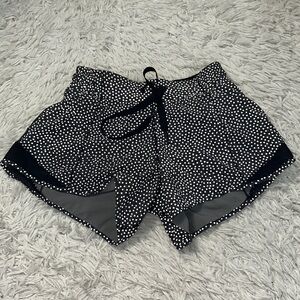 Lululemon Hotty Hot Short Long (Reflective) (4" ) Frozen Fizz Reflective Silver